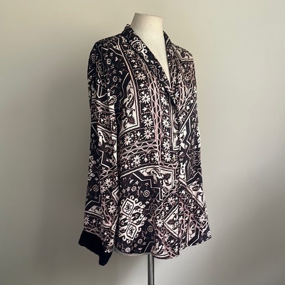Johnny Was WORKSHOP Ophelia Velvet Trim SILK Mix Patterned Blouse SZ Large NWT - Picture 6 of 6